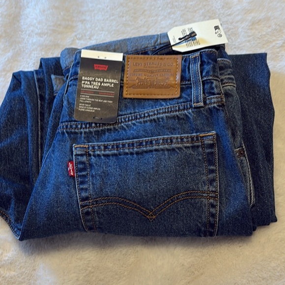Levi's Baggy Dad Barrel Jeans - Picture 8 of 8